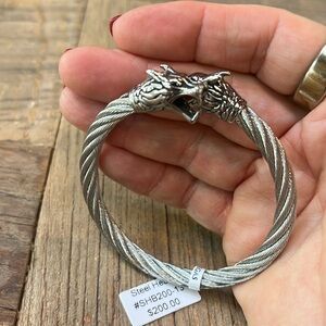 Kalifano Steel hearts wolf heads NWT